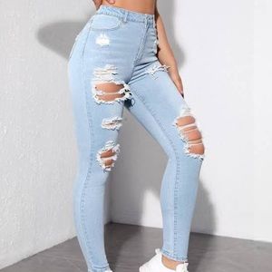 Light wash ripped skinny jeans American eagle